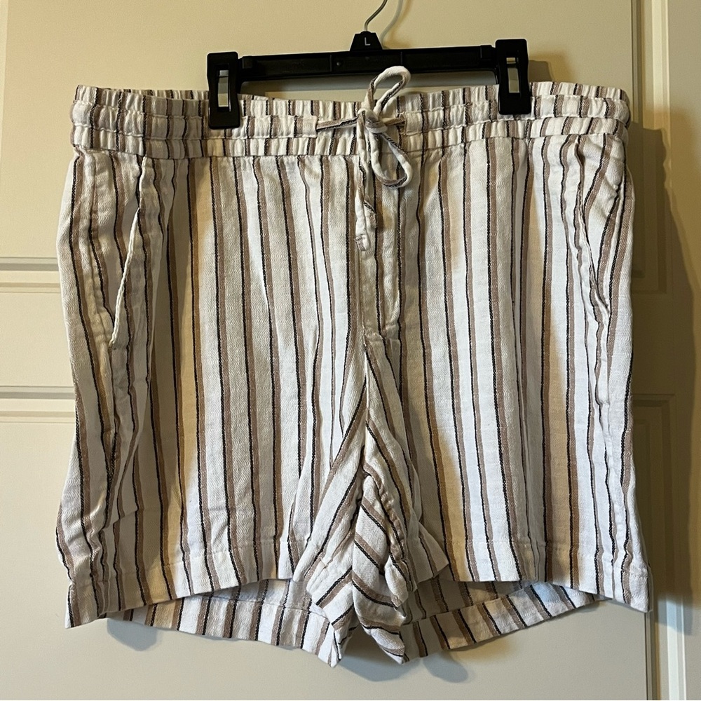Old Navy Striped Women's Linen Shorts, size large , pockets and drawstring